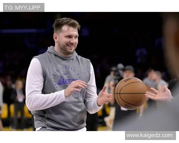 战术拆解：东契奇为何能掌控比赛节奏？