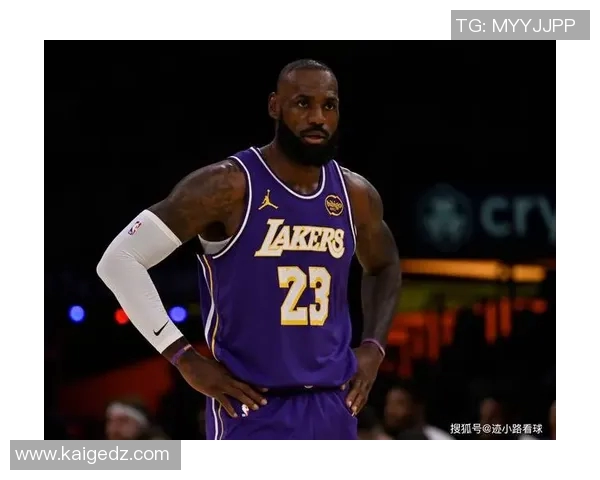 昔日王者詹姆斯状态下滑，何去何从？