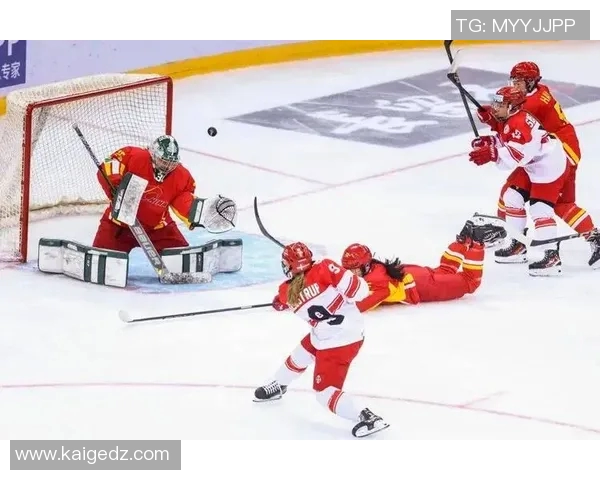 冰球比赛中守门员扑救选择行为与进攻模式对比